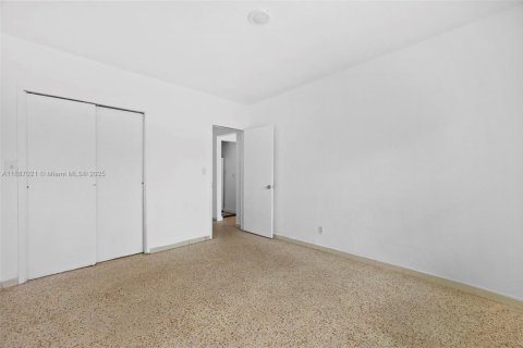 Apartamento en alquiler en Miami Beach, Florida, 1 dormitorio, 74.32 m2 № 1933691 - foto 12