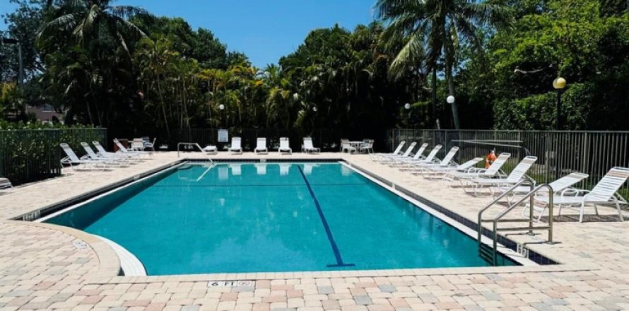 Adosado en Boynton Beach, Florida 2 dormitorios, 106.19 m2 № 1210481