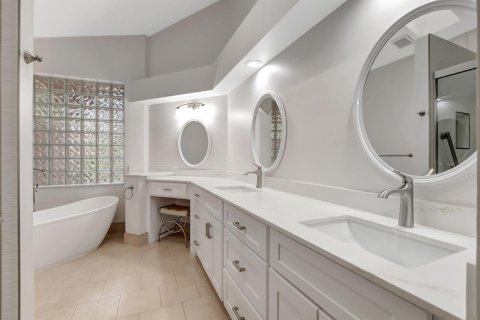 Villa ou maison à louer à Boynton Beach, Floride: 3 chambres, 210.33 m2 № 2169441 - photo 4