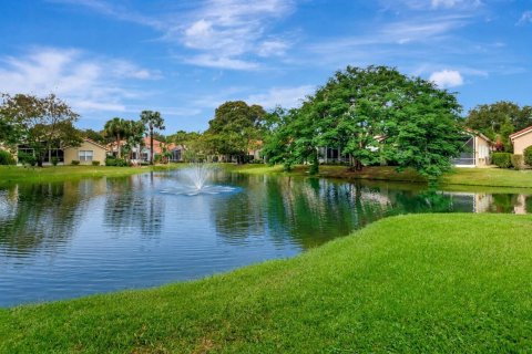 Villa ou maison à louer à Boynton Beach, Floride: 3 chambres, 210.33 m2 № 2169441 - photo 16