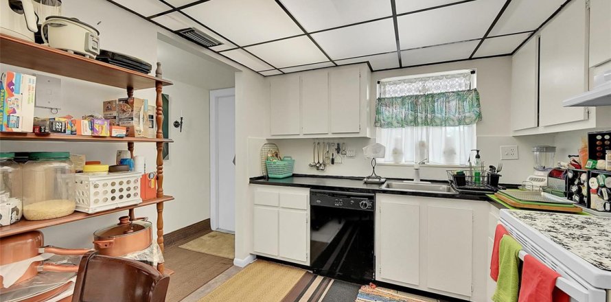 Condo in Sunrise, Florida, 2 bedrooms № 2193274