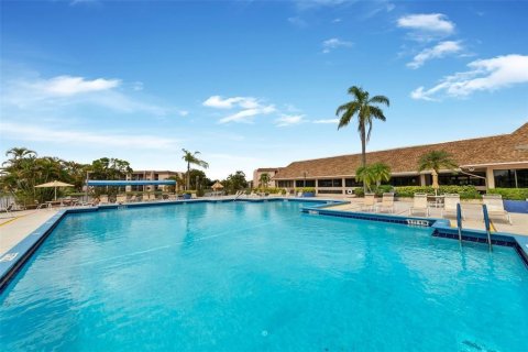 Condo in Sunrise, Florida, 2 bedrooms № 2193274 - photo 29