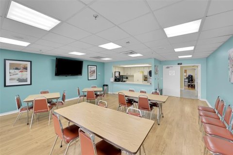 Condo in Sunrise, Florida, 2 bedrooms № 2193274 - photo 26