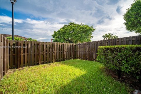 Villa ou maison à louer à Homestead, Floride: 3 chambres, 141.58 m2 № 2046431 - photo 25
