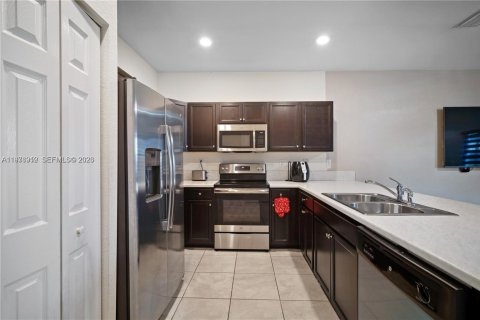 Villa ou maison à louer à Homestead, Floride: 3 chambres, 141.58 m2 № 2046431 - photo 7