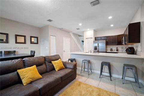 Villa ou maison à louer à Homestead, Floride: 3 chambres, 141.58 m2 № 2046431 - photo 11