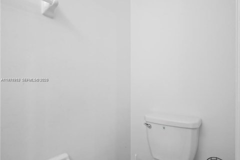 Villa ou maison à louer à Homestead, Floride: 3 chambres, 141.58 m2 № 2046431 - photo 14