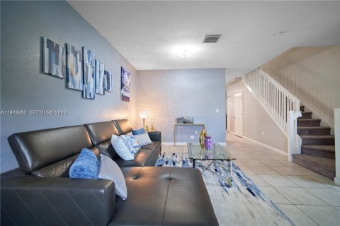 Villa ou maison à louer à Homestead, Floride: 3 chambres, 141.58 m2 № 2046431 - photo 5