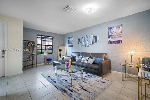 Villa ou maison à louer à Homestead, Floride: 3 chambres, 141.58 m2 № 2046431 - photo 15