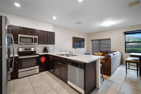 Villa ou maison à louer à Homestead, Floride: 3 chambres, 141.58 m2 № 2046431 - photo 6