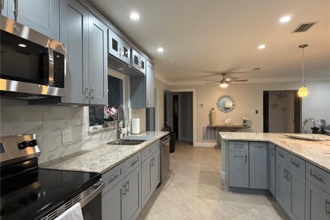 Casa en alquiler en Saint Petersburg, Florida, 3 dormitorios, 132.66 m2 № 2206159 - foto 13
