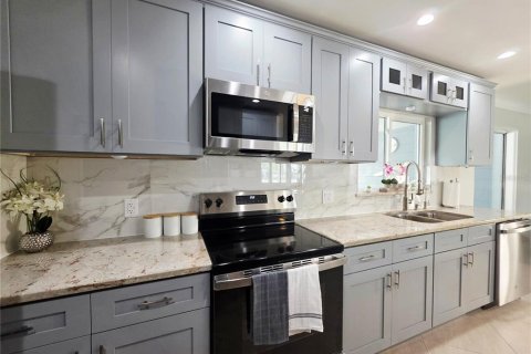 Casa en alquiler en Saint Petersburg, Florida, 3 dormitorios, 132.66 m2 № 2206159 - foto 10