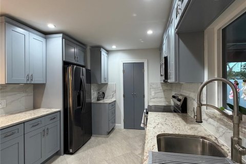 Casa en alquiler en Saint Petersburg, Florida, 3 dormitorios, 132.66 m2 № 2206159 - foto 3