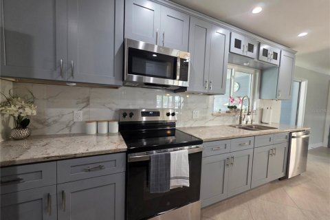 Casa en alquiler en Saint Petersburg, Florida, 3 dormitorios, 132.66 m2 № 2206159 - foto 11