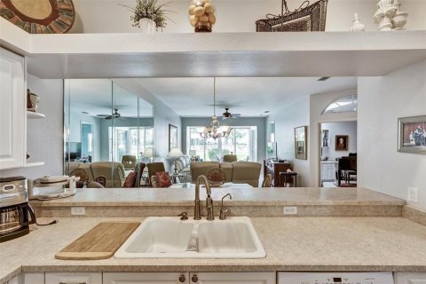 House in Bradenton, Florida 2 bedrooms, 153.85 sq.m. № 2151957 - photo 8