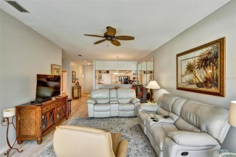 House in Bradenton, Florida 2 bedrooms, 153.85 sq.m. № 2151957 - photo 18