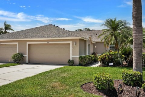House in Bradenton, Florida 2 bedrooms, 153.85 sq.m. № 2151957 - photo 3