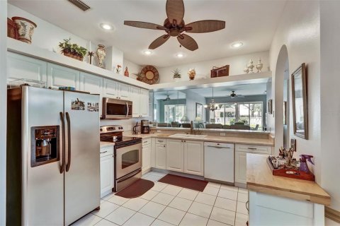 House in Bradenton, Florida 2 bedrooms, 153.85 sq.m. № 2151957 - photo 7