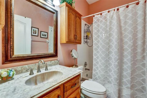 House in Bradenton, Florida 2 bedrooms, 153.85 sq.m. № 2151957 - photo 12