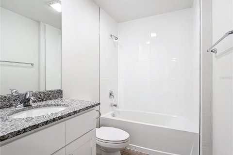 Купить виллу или дом в Порт-Шарлотт, Флорида 9 комнат, 150.22м2, № 1910795 - фото 19