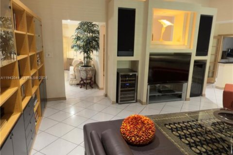 Villa ou maison à vendre à Palmetto Bay, Floride: 5 chambres, 420.57 m2 № 1999039 - photo 10