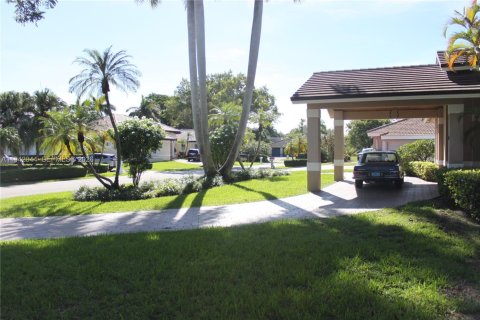 Villa ou maison à vendre à Palmetto Bay, Floride: 5 chambres, 420.57 m2 № 1999039 - photo 2