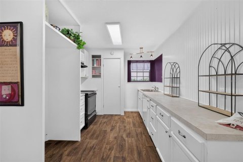 Купить виллу или дом в Леди-Лейк, Флорида 5 комнат, 112.88м2, № 2314481 - фото 13
