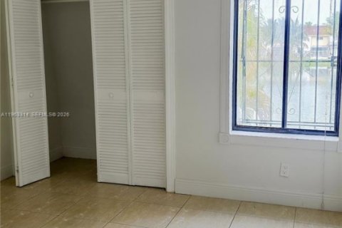 Copropriété à louer à Miami, Floride: 3 chambres, 143.53 m2 № 2025173 - photo 6