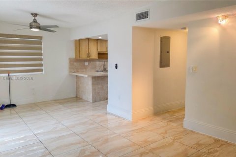 Copropriété à louer à Miami, Floride: 3 chambres, 143.53 m2 № 2025173 - photo 13