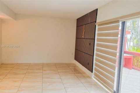 Copropriété à louer à Miami, Floride: 3 chambres, 143.53 m2 № 2025173 - photo 9