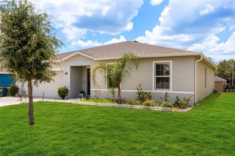 House in Poinciana, Florida 4 bedrooms, 174.1 sq.m. № 2360794