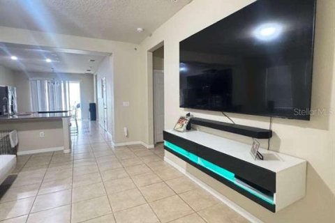 Casa en venta en Kissimmee, Florida, 4 dormitorios, 158.49 m2 № 2100742 - foto 7