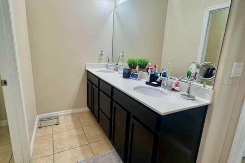 Casa en venta en Kissimmee, Florida, 4 dormitorios, 158.49 m2 № 2100742 - foto 12
