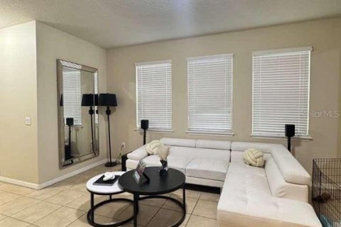Casa en venta en Kissimmee, Florida, 4 dormitorios, 158.49 m2 № 2100742 - foto 4
