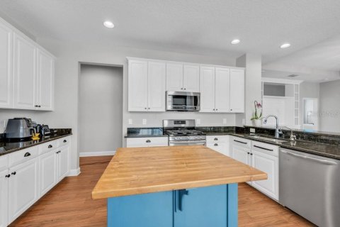 House in Fish Hawk, Florida 4 bedrooms, 291.16 sq.m. № 2200484 - photo 14
