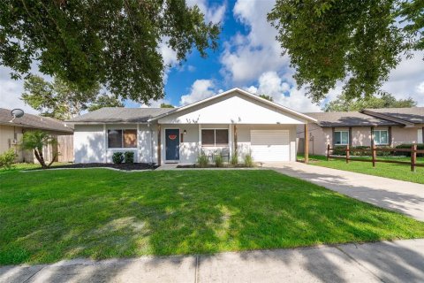 Casa en venta en Orlando, Florida, 2 dormitorios, 82.13 m2 № 1884343 - foto 1