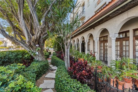 Condo in Miami Beach, Florida, 1 bedroom  № 1844198 - photo 18