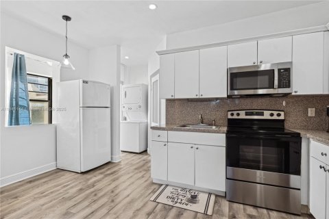 Condo in Miami Beach, Florida, 1 bedroom  № 1844198 - photo 9