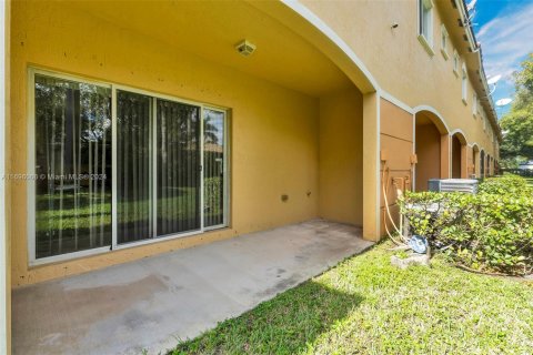 Townhouse in Margate, Florida 3 bedrooms, 125.98 sq.m. № 1693868 - photo 8
