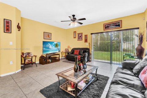 Townhouse in Margate, Florida 3 bedrooms, 125.98 sq.m. № 1693868 - photo 19
