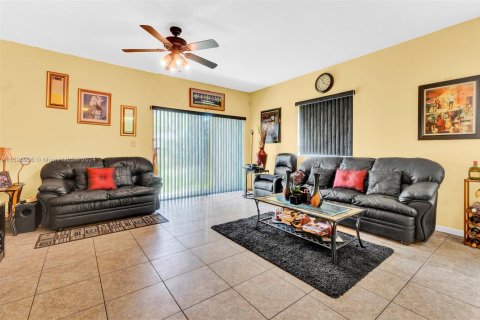 Townhouse in Margate, Florida 3 bedrooms, 125.98 sq.m. № 1693868 - photo 20