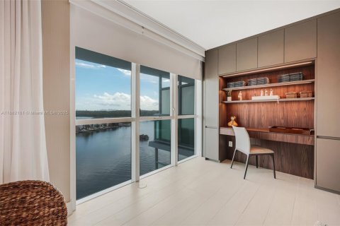 Condominio en venta en Sunny Isles Beach, Florida, 3 dormitorios, 160.91 m2 № 1977826 - foto 28