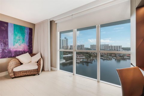 Condominio en venta en Sunny Isles Beach, Florida, 3 dormitorios, 160.91 m2 № 1977826 - foto 27