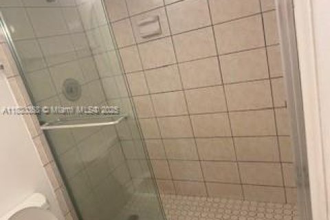 Condo in Lauderhill, Florida, 2 bedrooms  № 1806046 - photo 4