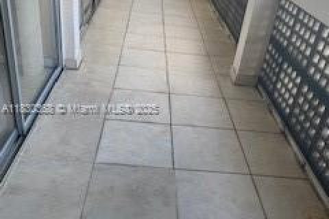 Condo in Lauderhill, Florida, 2 bedrooms  № 1806046 - photo 9