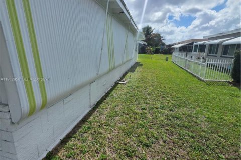 Купить виллу или дом в Тамарак, Флорида 2 спальни, 146.69м2, № 2045447 - фото 3