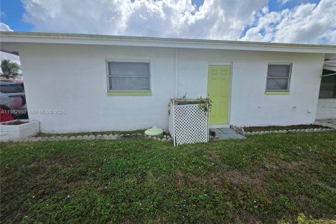 Купить виллу или дом в Тамарак, Флорида 2 спальни, 146.69м2, № 2045447 - фото 4