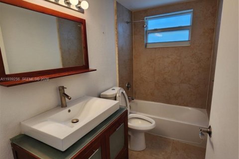 Appartement à louer à Bay Harbor Islands, Floride: 2 chambres, 139.35 m2 № 1996961 - photo 18