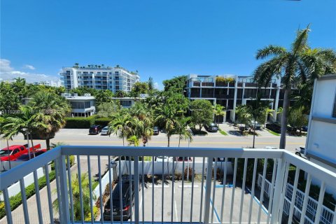 Appartement à louer à Bay Harbor Islands, Floride: 2 chambres, 139.35 m2 № 1996961 - photo 21