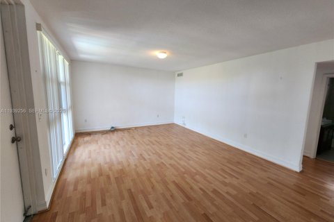 Appartement à louer à Bay Harbor Islands, Floride: 2 chambres, 139.35 m2 № 1996961 - photo 13